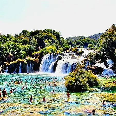 Villa With Swimming Pool, Wellness, Horses And Donkeys Vrlika