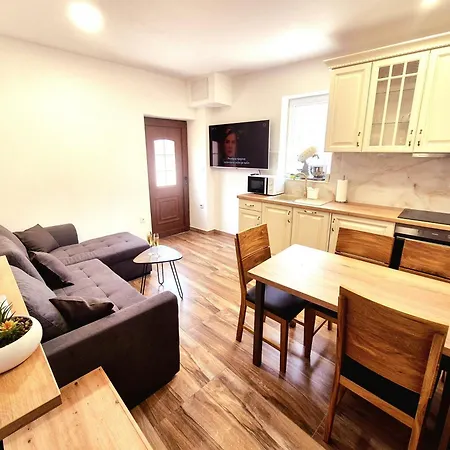 Villa With Swimming Pool, Wellness, Horses And Donkeys Vrlika